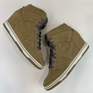 NIKE Women's Dunk Sky Hi Wedge Sneaker